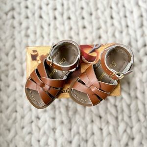 Salt Water Sandal in Tan - Excellent Condition